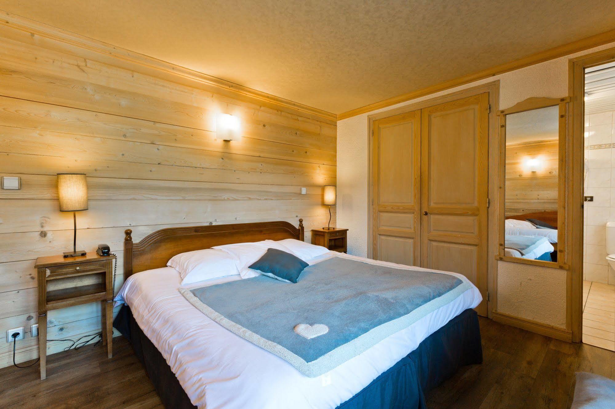 Hotel La Montagne La Clusaz Exterior photo